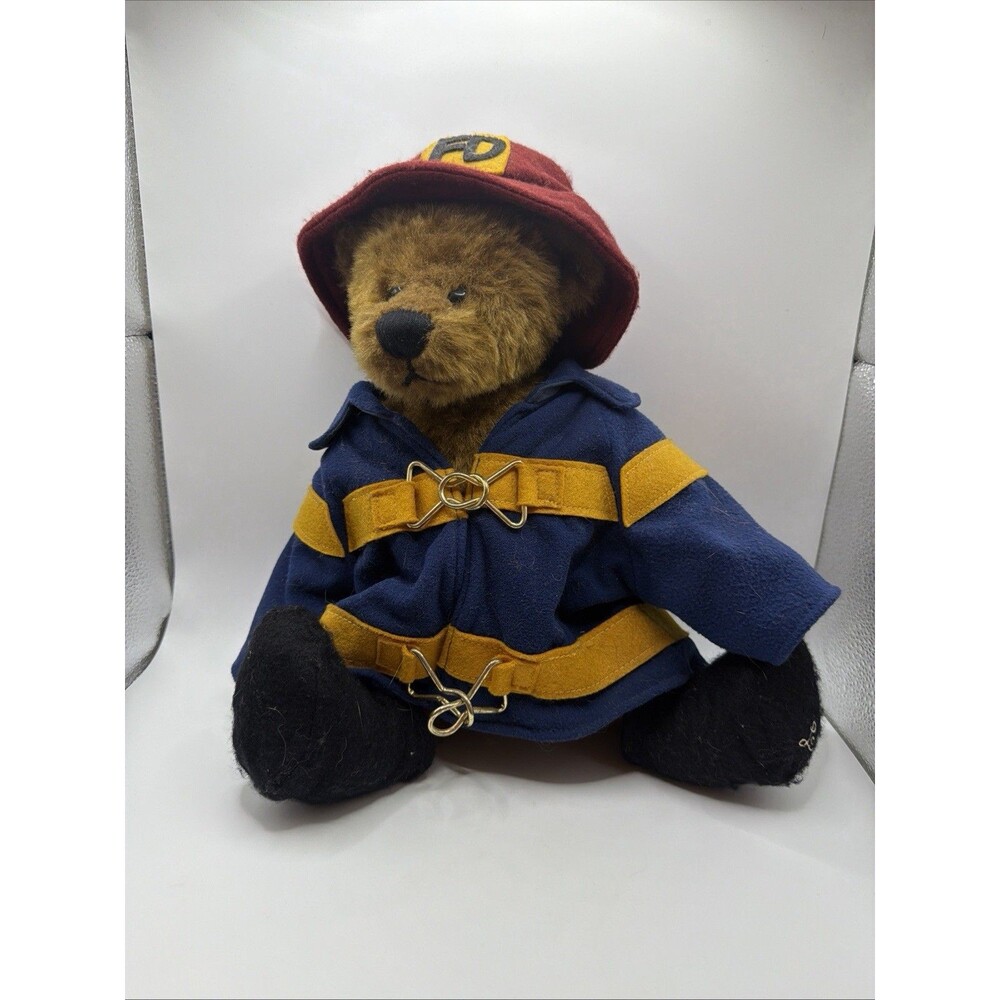 Vintage Ganz Cottage Collectibles Fireman Fire Fighter FD Plush Bear 1988